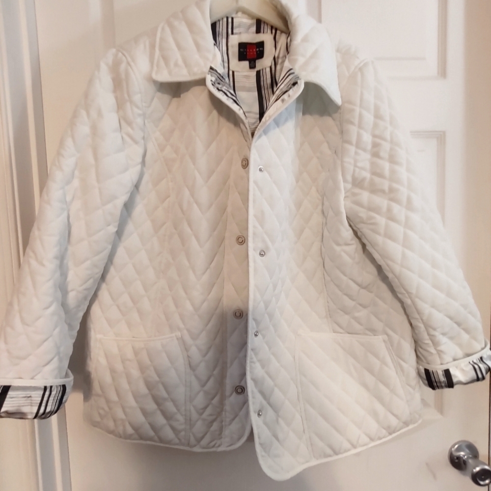 Women's white quilted jacket
